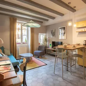 Urbain Au 2bis - Apartment