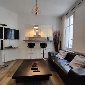  Apartment And Cozy 1b In The Heart Of France