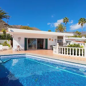  Villa Detached Villa, Private Pool Only 10 Minutes Cristianos Spain
